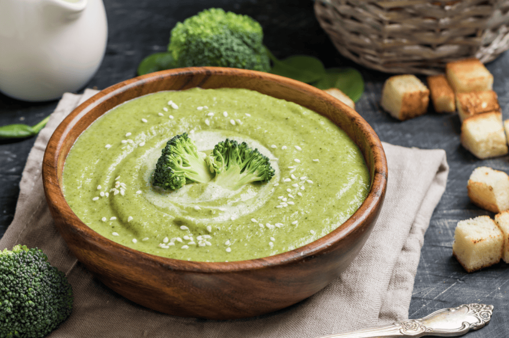 Gelukt — je staat erop 22 Broccoli crème soep met geroosterde amandelen